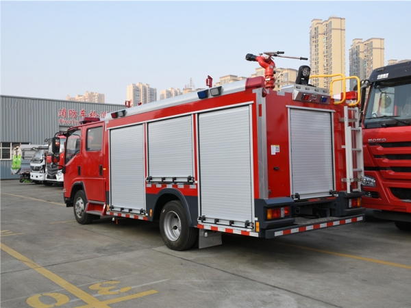 五十铃4吨泡沫消防车
